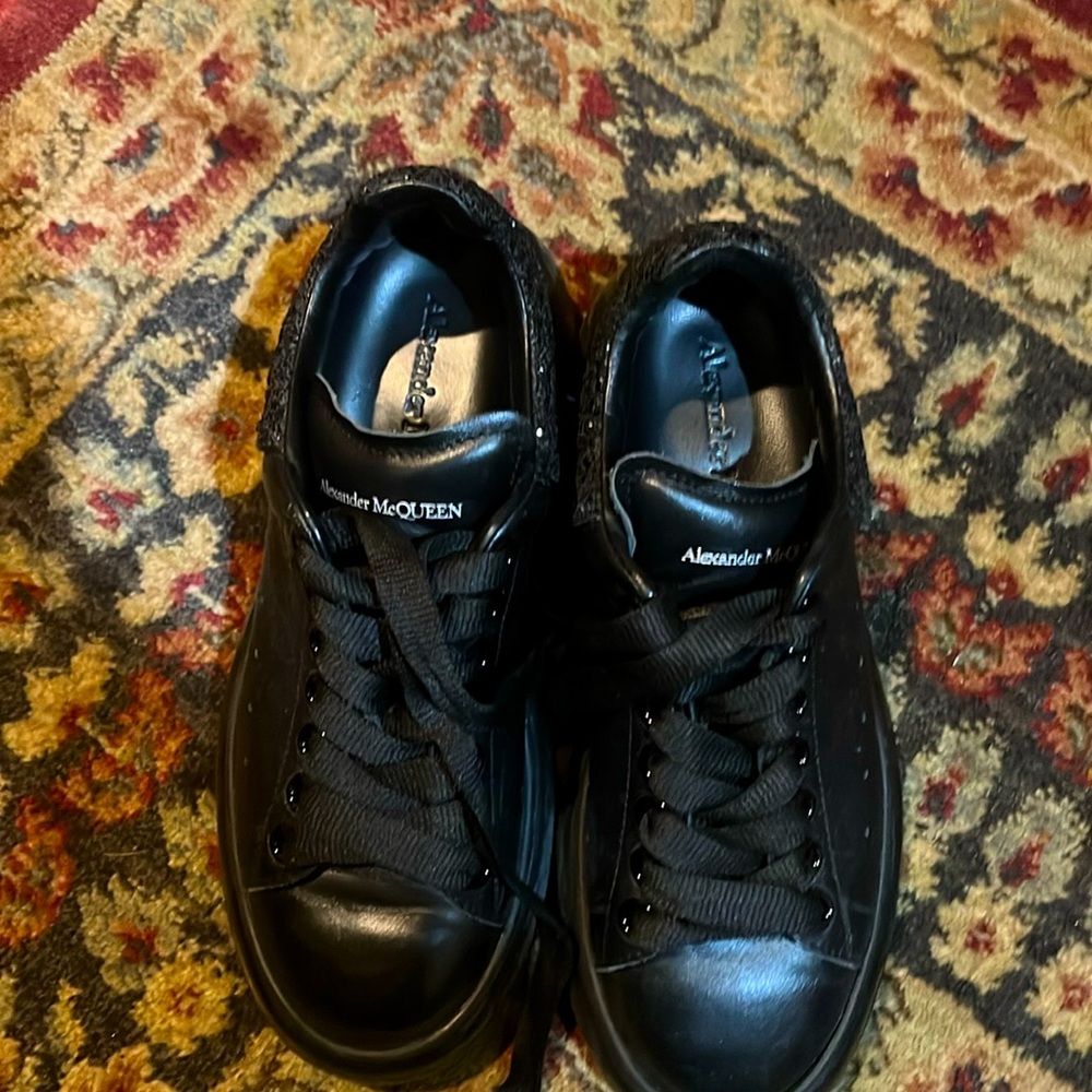 Alexander McQueen 
Platform Snekers